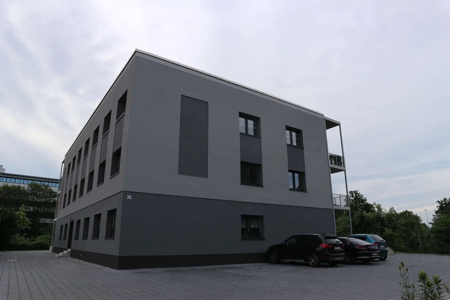 4 Zimmer Wohnung mit 129 m² in Chemnitz – Bild 1