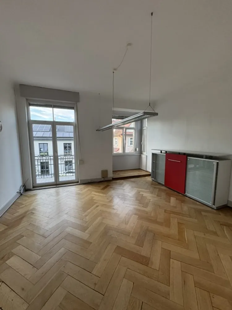 7 Zimmer Wohnung mit 260 m² in Karlsruhe – Bild 8