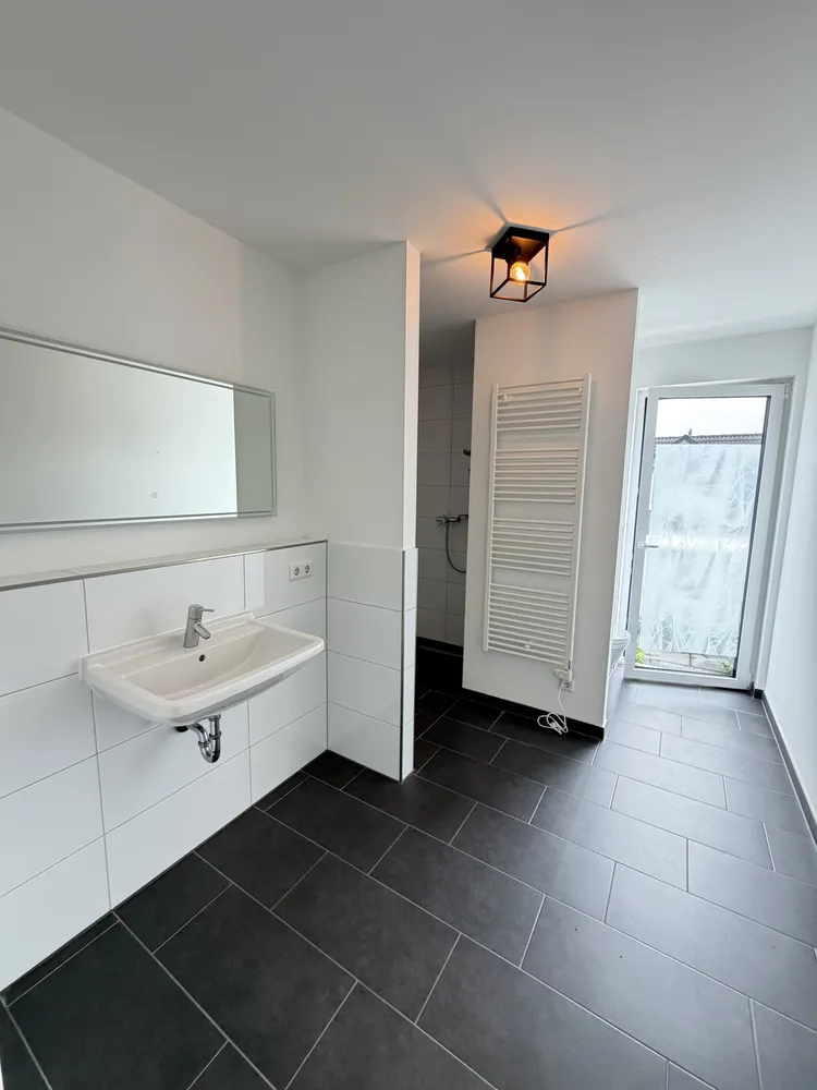 2 Zimmer Wohnung mit 84 m² in Bergisch Gladbach – Bild 2