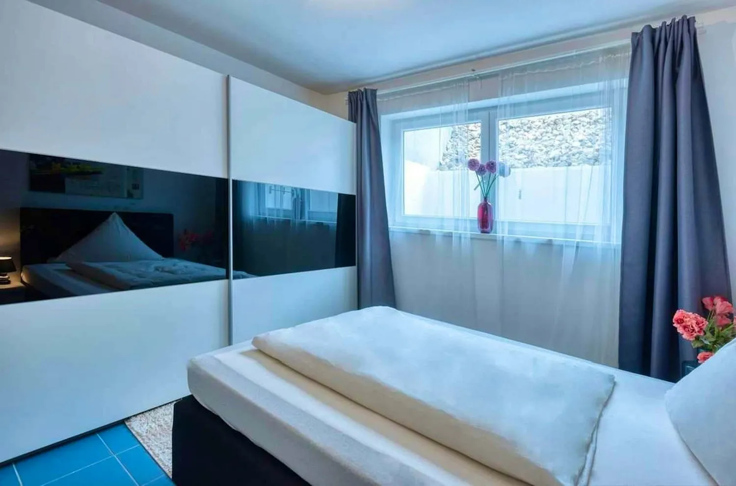Shared room with 15 m² in Munich – Photo 2