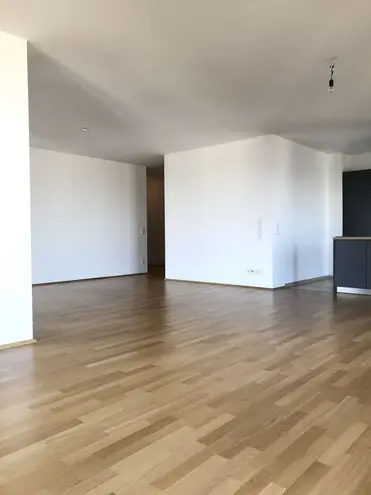 4 Zimmer Wohnung mit 151 m² in Frankfurt am Main – Bild 2