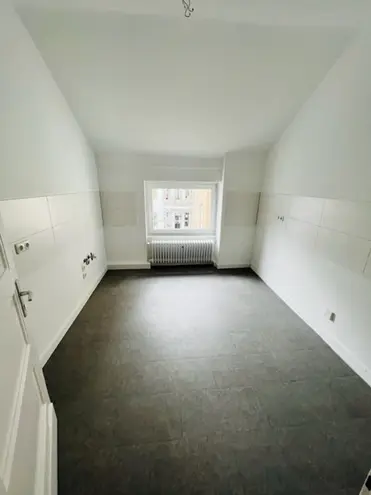 4 Zimmer Wohnung mit 93 m² in Wiesbaden – Bild 3