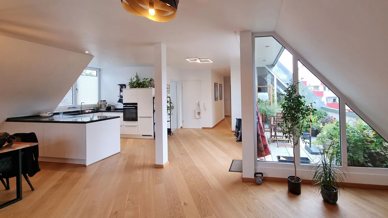 4 Zimmer Wohnung mit 94 m² in München – Bild 1
