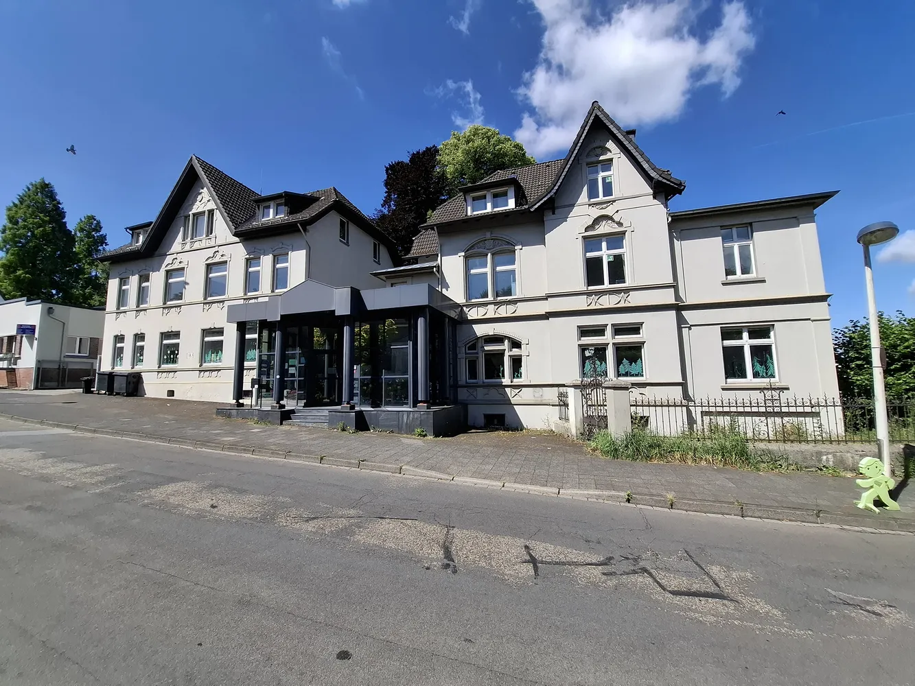 11 Zimmer Wohnung mit 237 m² in Solingen – Bild 3