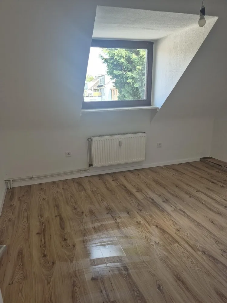 4 Zimmer Wohnung mit 60 m² in Duisburg – Bild 1