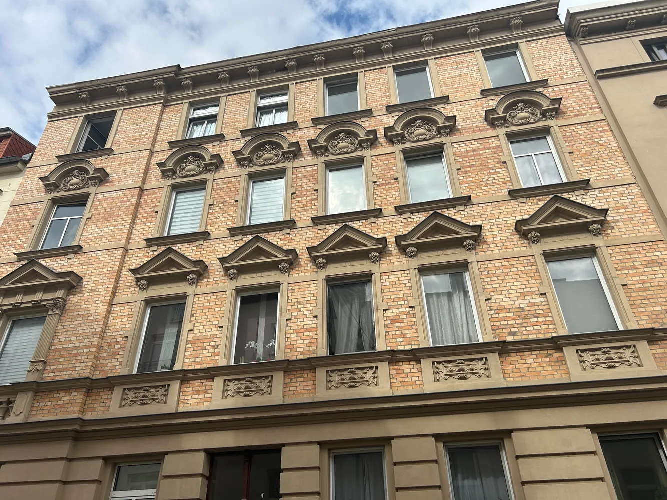 4 Zimmer Wohnung mit 77 m² in Halle (Saale) – Bild 1