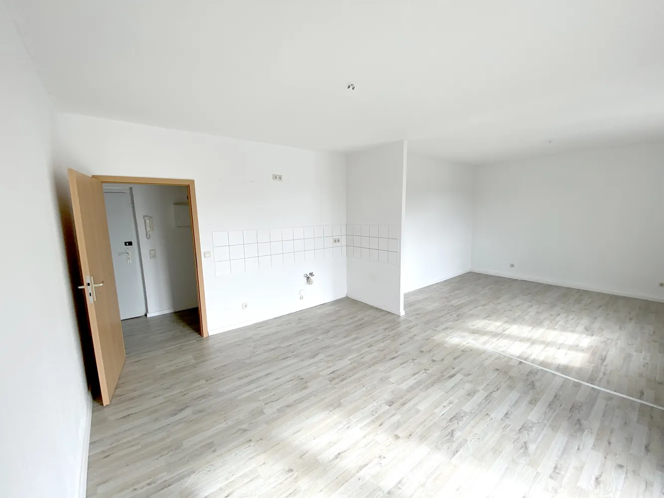 3 Zimmer Wohnung mit 74 m² in Chemnitz – Bild 2