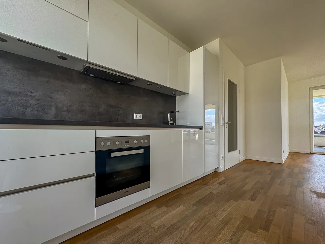 2 room apartment with 68 m² in Düsseldorf – Photo 3