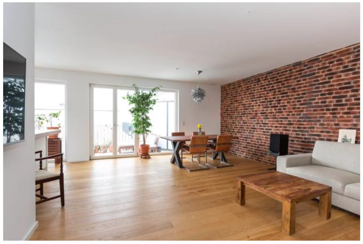 4 Zimmer Wohnung mit 130 m² in Berlin – Bild 1