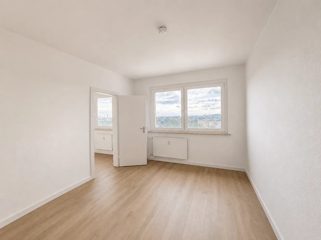 6 Zimmer Wohnung mit 140 m² in Halle (Saale) – Bild 2