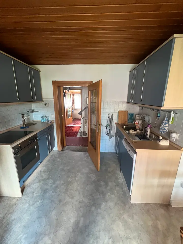 8 Zimmer Haus mit 210 m² in Detmold – Bild 1