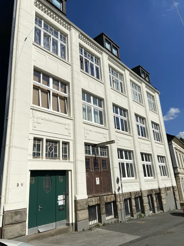 5 room apartment with 210 m² in Wuppertal – Photo 1