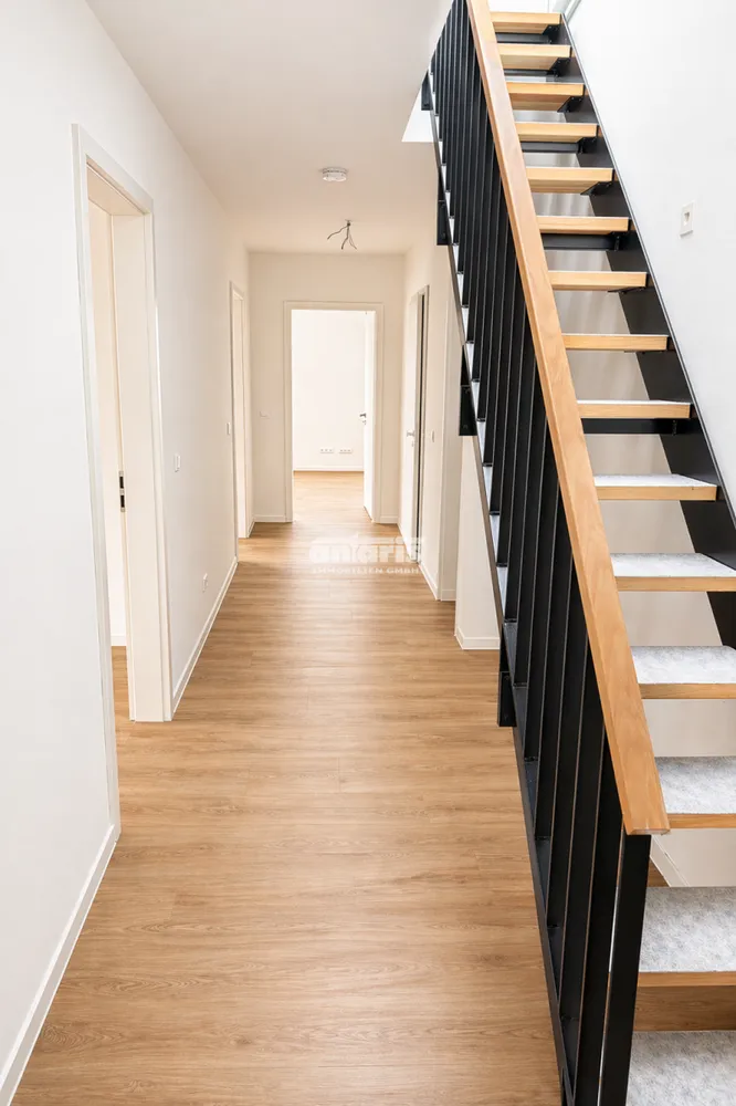 4 Zimmer Wohnung mit 113 m² in Erfurt – Bild 2