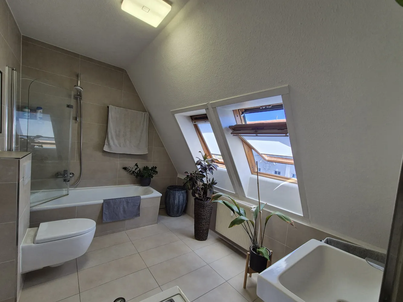 2 Zimmer Wohnung mit 97 m² in Berlin – Bild 3