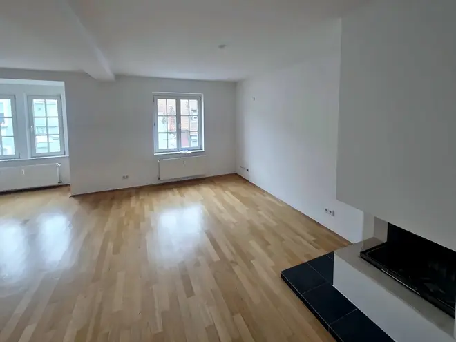 6 Zimmer Wohnung mit 200 m² in Düsseldorf – Bild 3