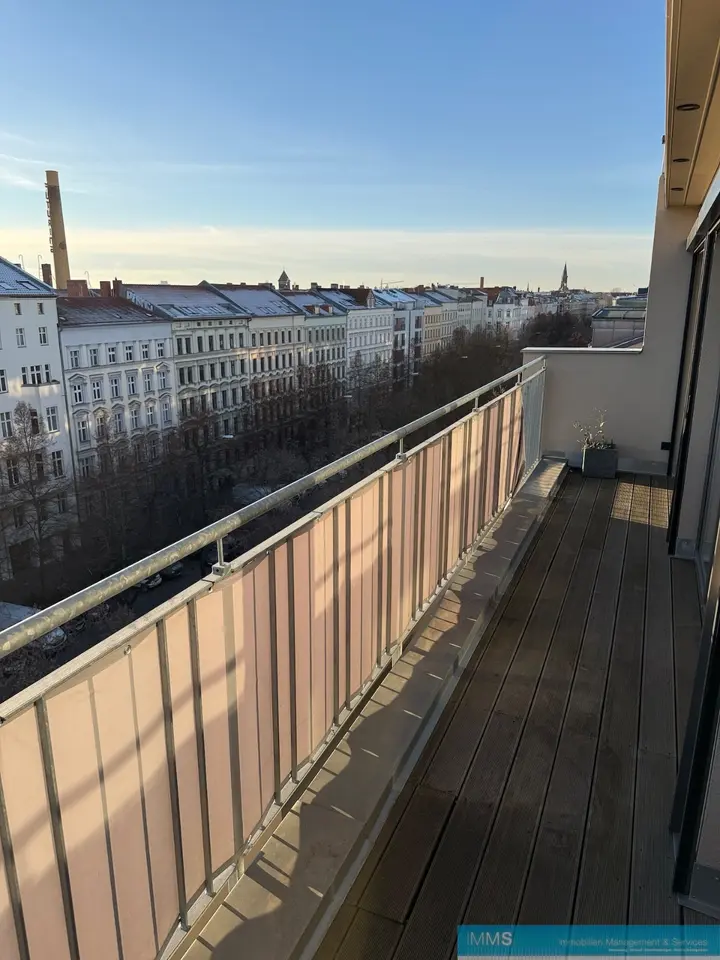 2 Zimmer Wohnung mit 102 m² in Berlin – Bild 3