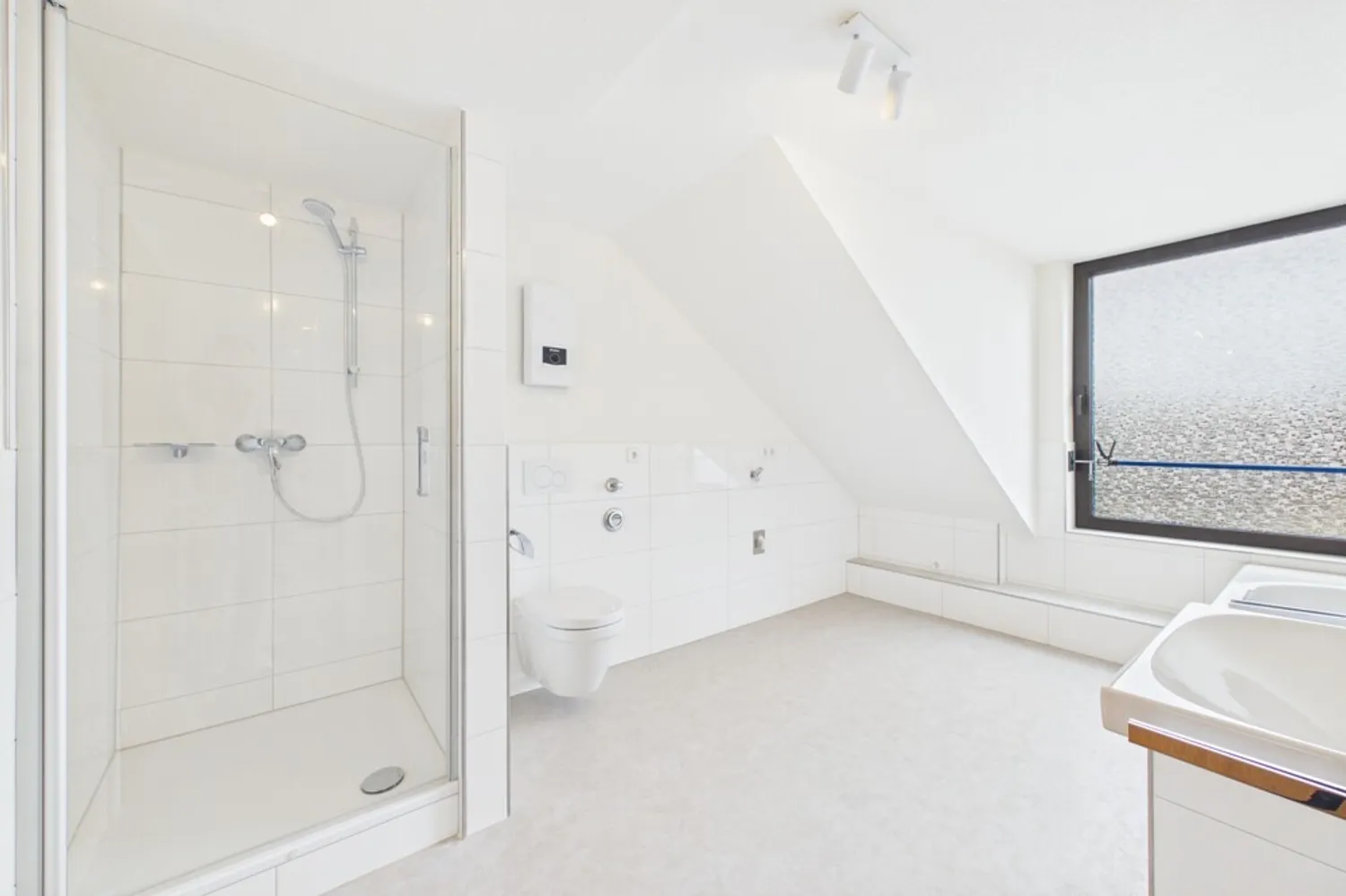 2 Zimmer Wohnung mit 90 m² in Düsseldorf – Bild 6