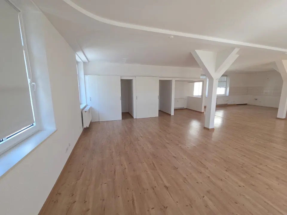 3 Zimmer Wohnung mit 137 m² in Sonneberg – Bild 1
