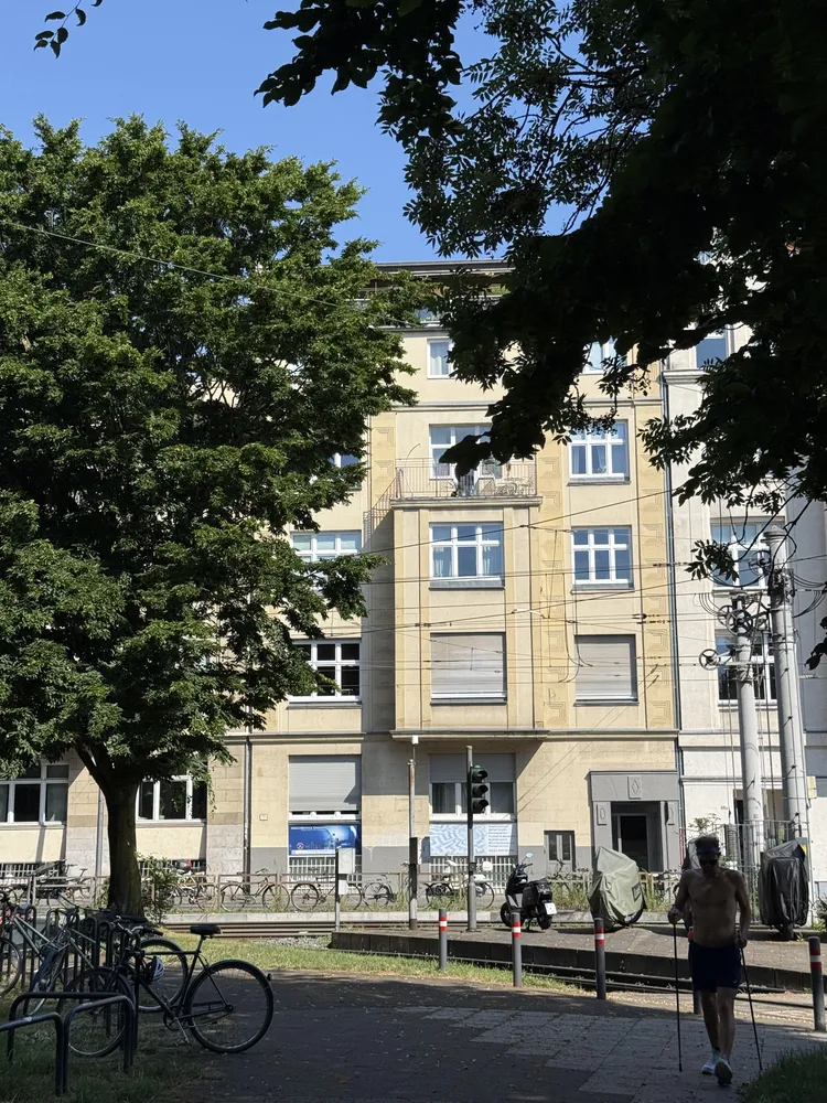 2 Zimmer Wohnung mit 62 m² in Köln – Bild 1