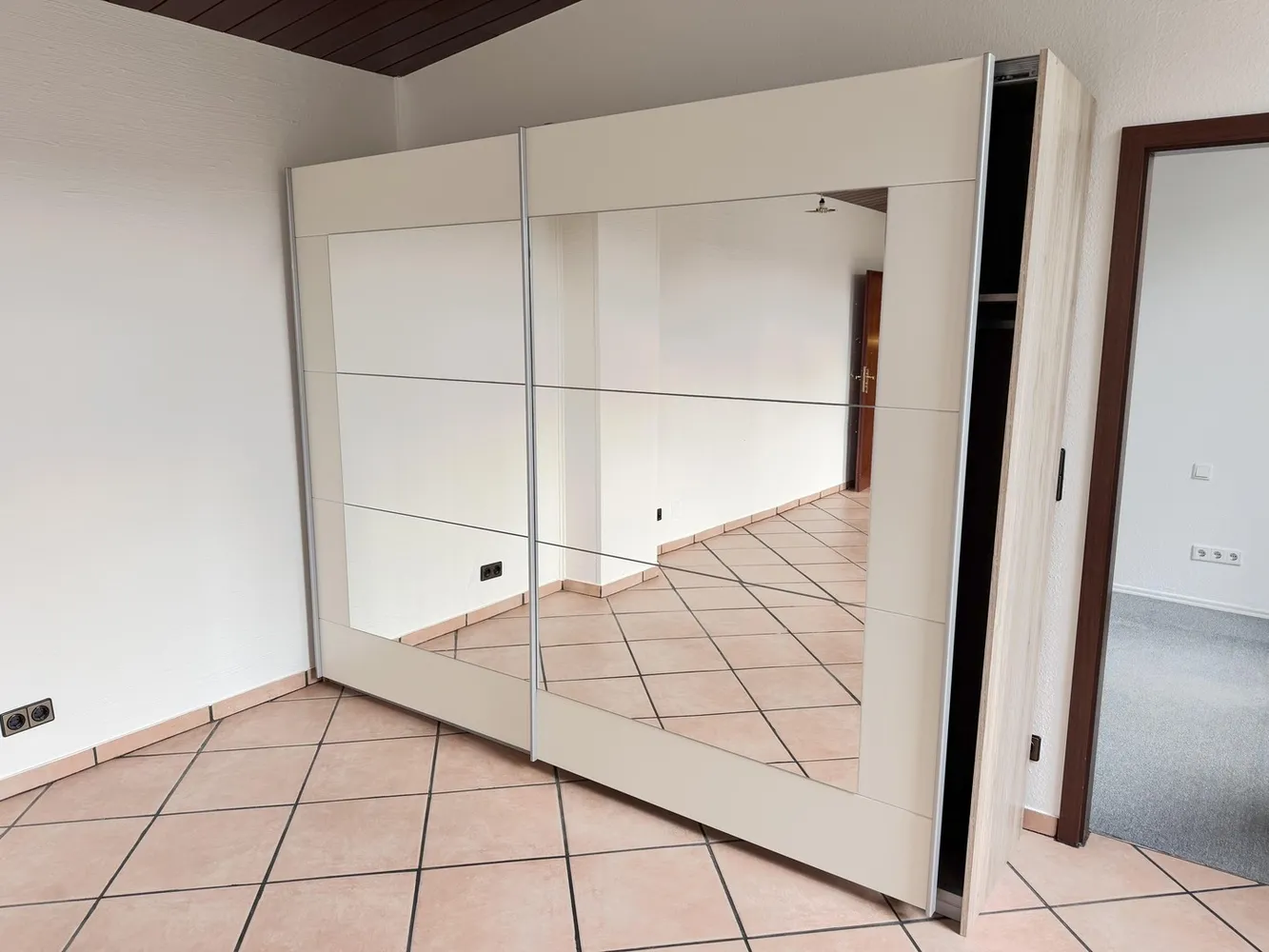 2 Zimmer Wohnung mit 72 m² in Düsseldorf – Bild 9