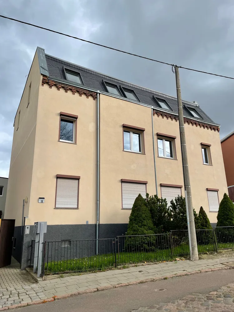4 Zimmer Wohnung mit 100 m² in Halle (Saale) – Bild 1