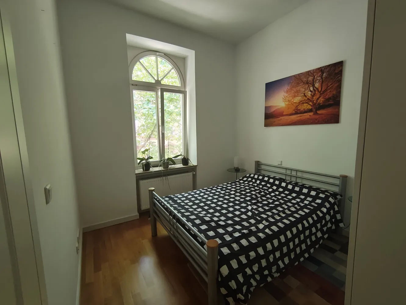 2 Zimmer Wohnung mit 80 m² in Wiesbaden – Bild 2