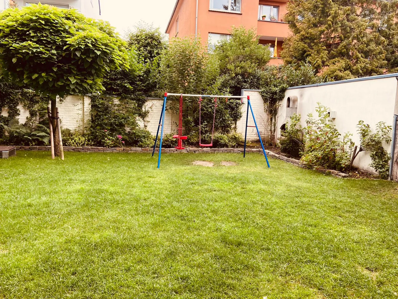 7 Zimmer Wohnung mit 192 m² in Düsseldorf – Bild 1
