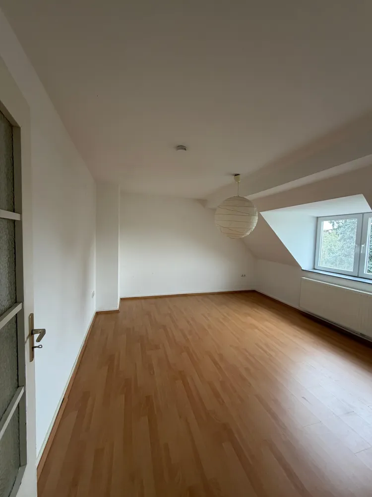 4 Zimmer Wohnung mit 112 m² in Krefeld – Bild 2