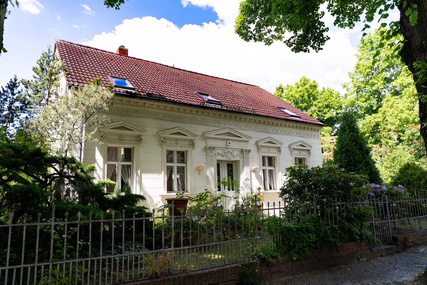 10 Zimmer Haus mit 240 m² in Berlin – Bild 1