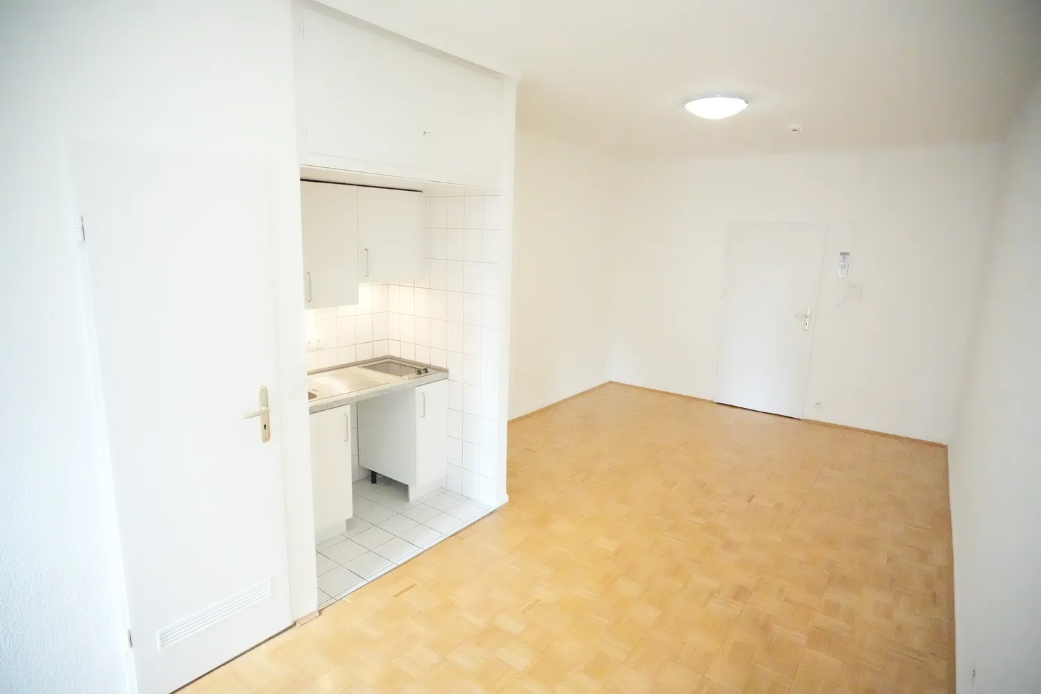 1 Zimmer Wohnung mit 29 m² in Frankfurt am Main – Bild 6