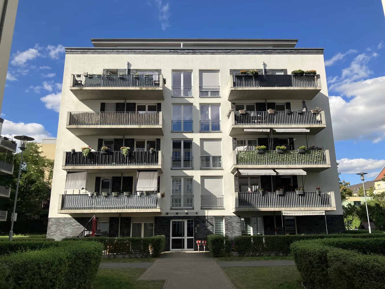 2 Zimmer Wohnung mit 639 m² in Berlin – Bild 7