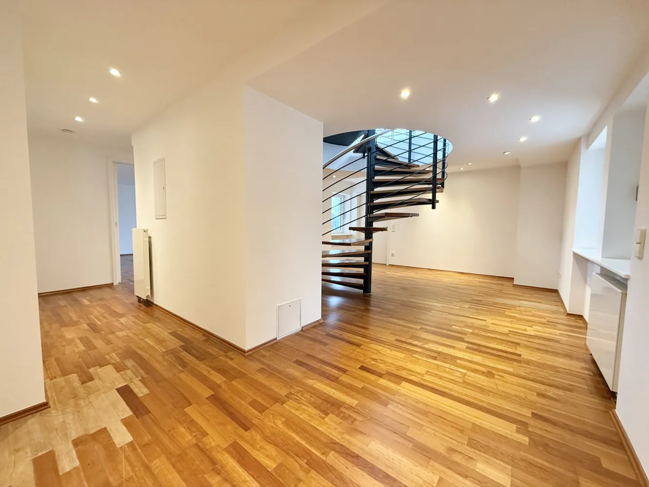 5 Zimmer Wohnung mit 244 m² in Karlsruhe – Bild 3