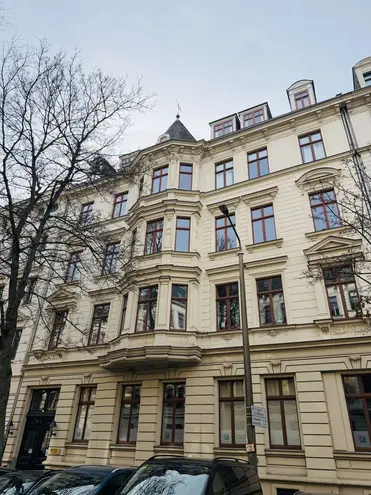 6 Zimmer Wohnung mit 264 m² in Leipzig – Bild 2
