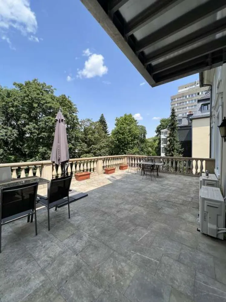 4 Zimmer Wohnung mit 180 m² in Frankfurt am Main – Bild 4