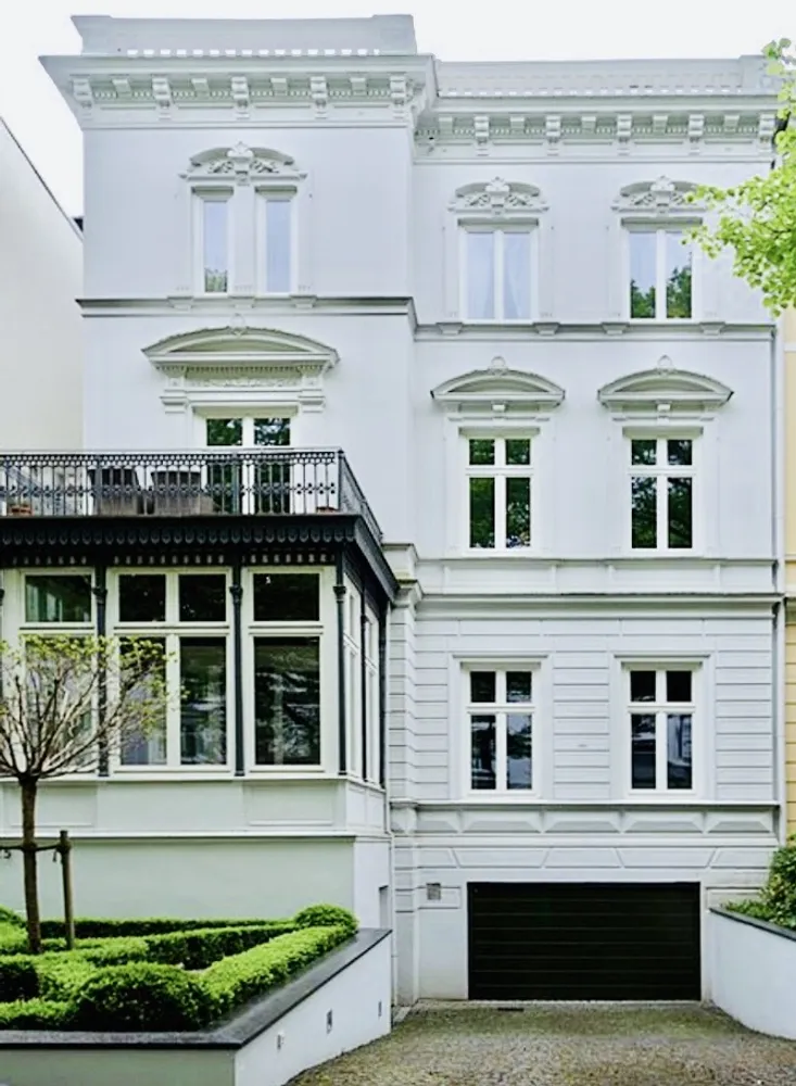 7 Zimmer Wohnung mit 270 m² in Hamburg – Bild 1