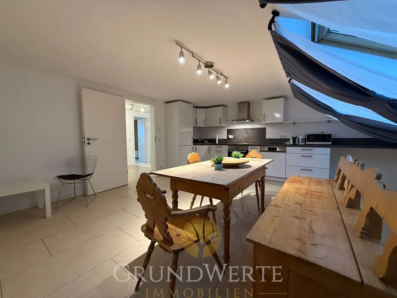 5 room apartment with 130 m² in Stuttgart – Photo 1