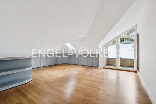 6 Zimmer Wohnung mit 230 m² in Frankfurt am Main – Bild 11