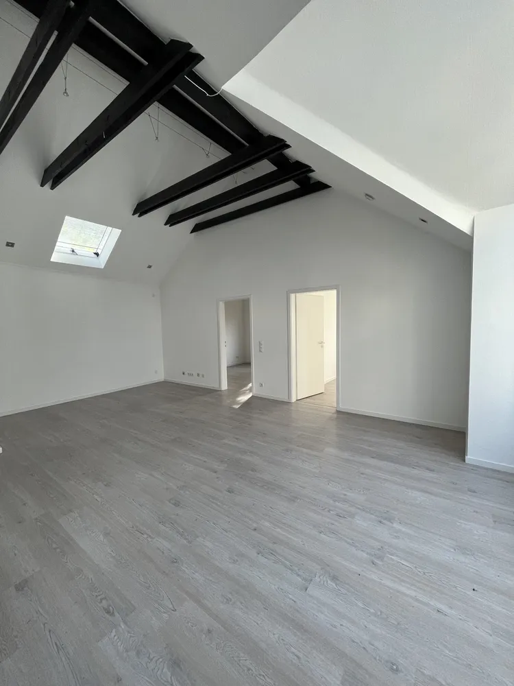 3 Zimmer Wohnung mit 85 m² in Frankfurt am Main – Bild 2