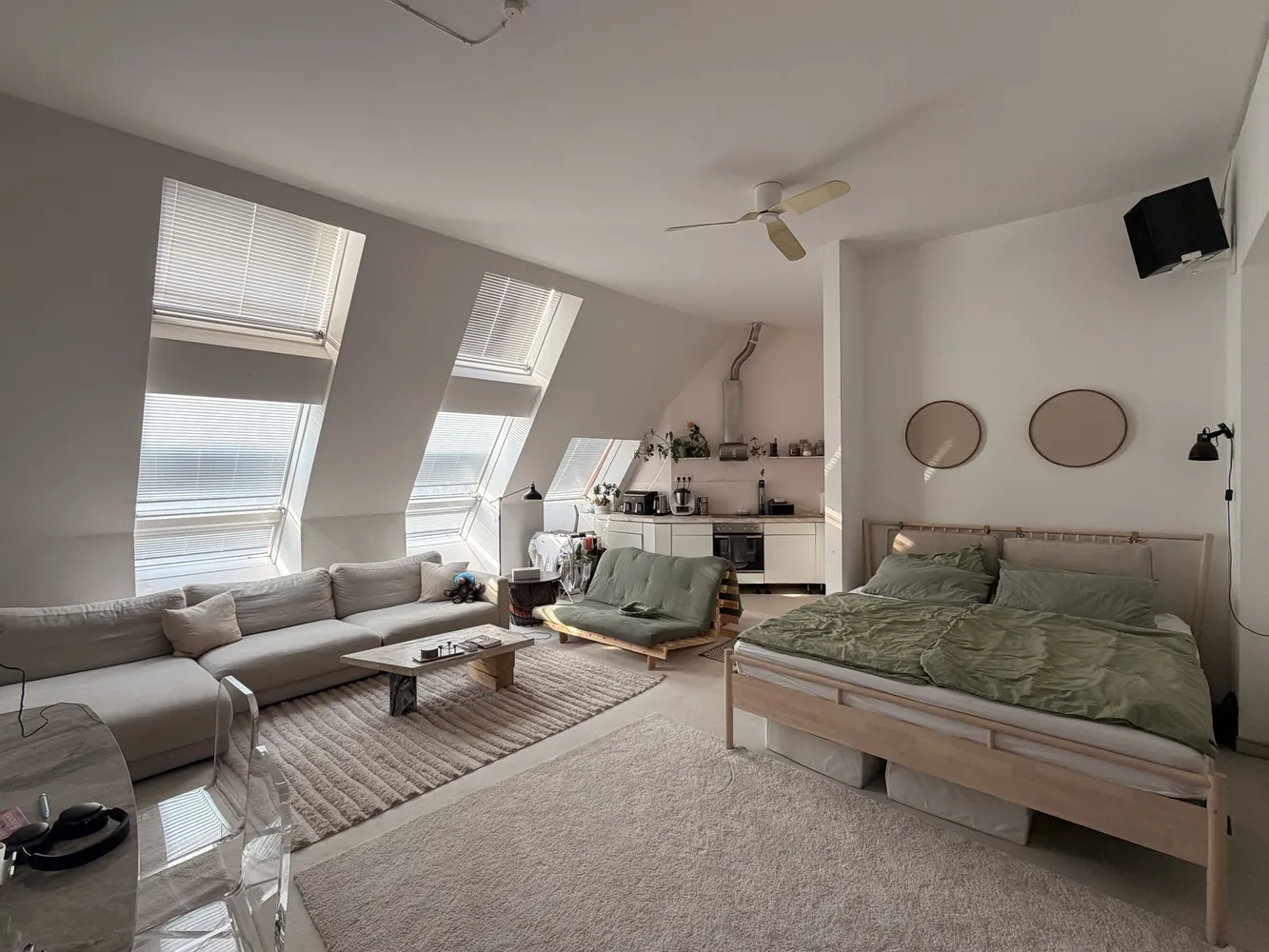 2 Zimmer Wohnung mit 83 m² in Berlin – Bild 1