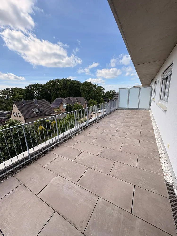 5 Zimmer Wohnung mit 137 m² in Bergisch Gladbach – Bild 1