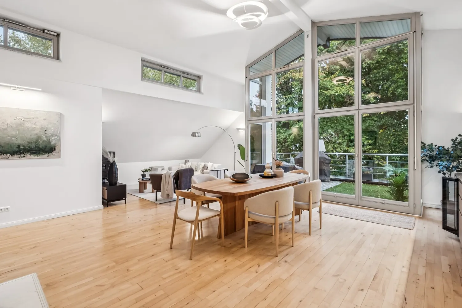 4 Zimmer Wohnung mit 141 m² in Hamburg – Bild 1