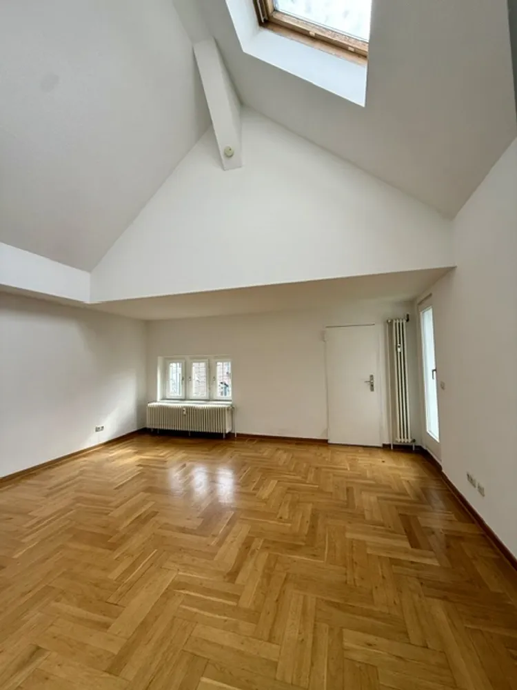 2 Zimmer Wohnung mit 111 m² in Berlin – Bild 9