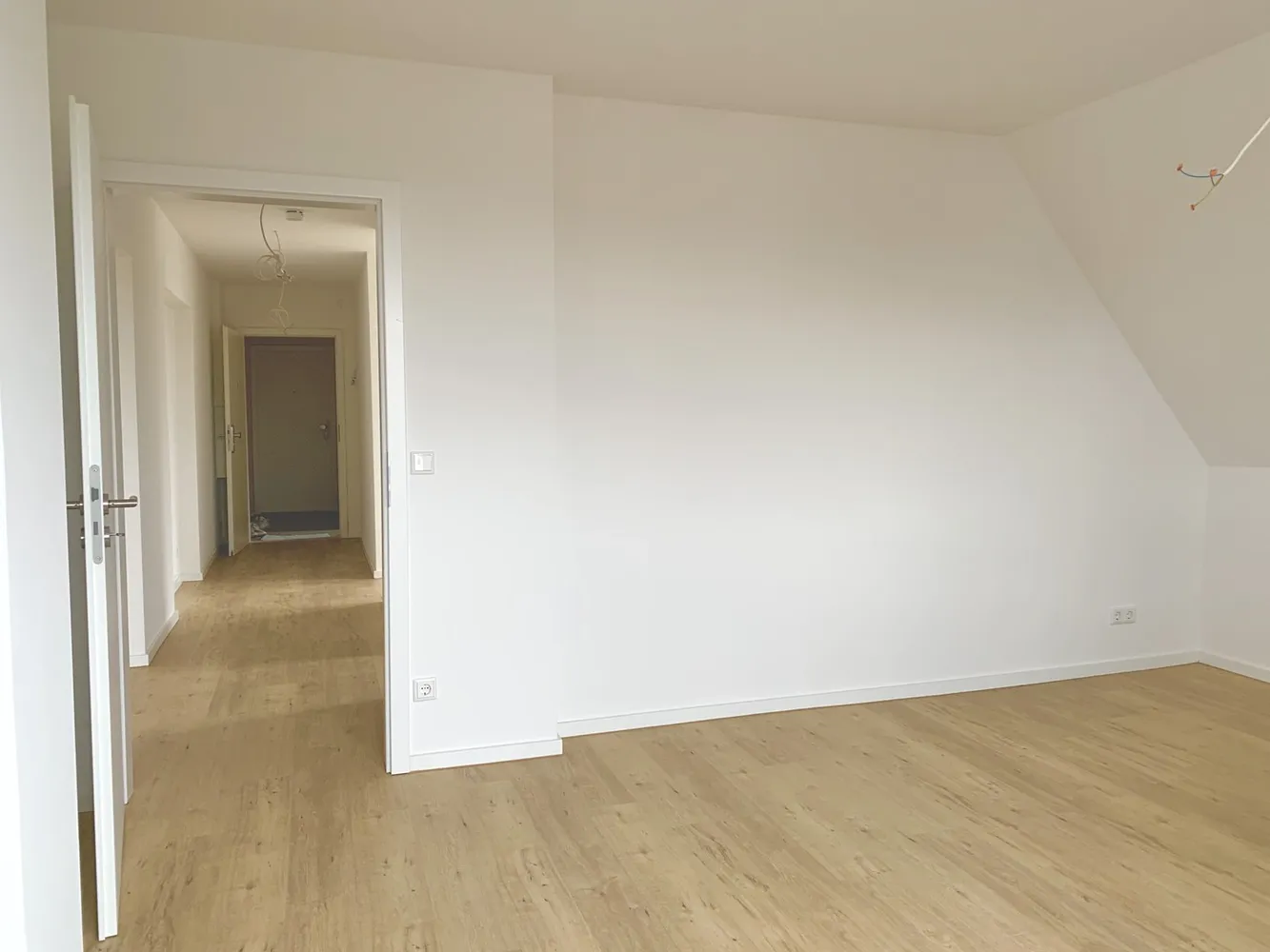 4 Zimmer Wohnung mit 131 m² in Langenhagen – Bild 1