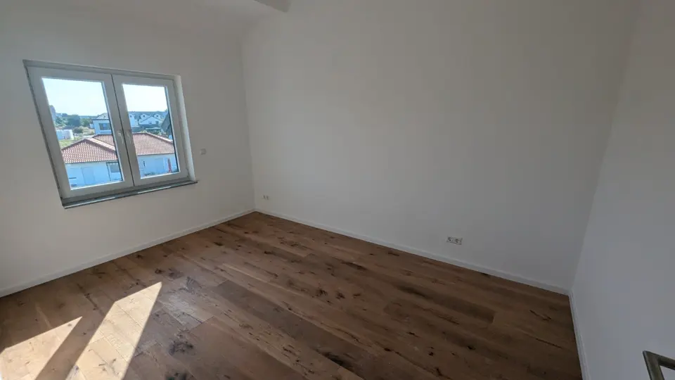 6 Zimmer Wohnung mit 165 m² in Bitterfeld-Wolfen – Bild 9