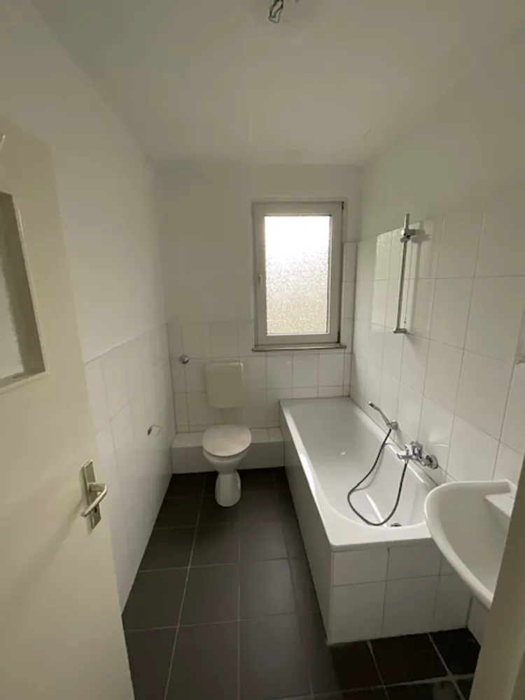 4 room apartment with 67 m² in Duisburg – Photo 8