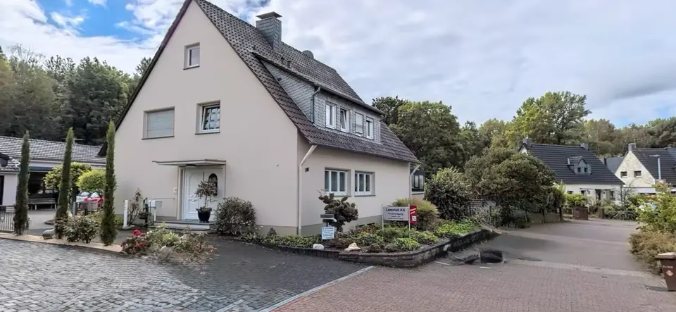 3 Zimmer Wohnung mit 95 m² in Bergisch Gladbach – Bild 2