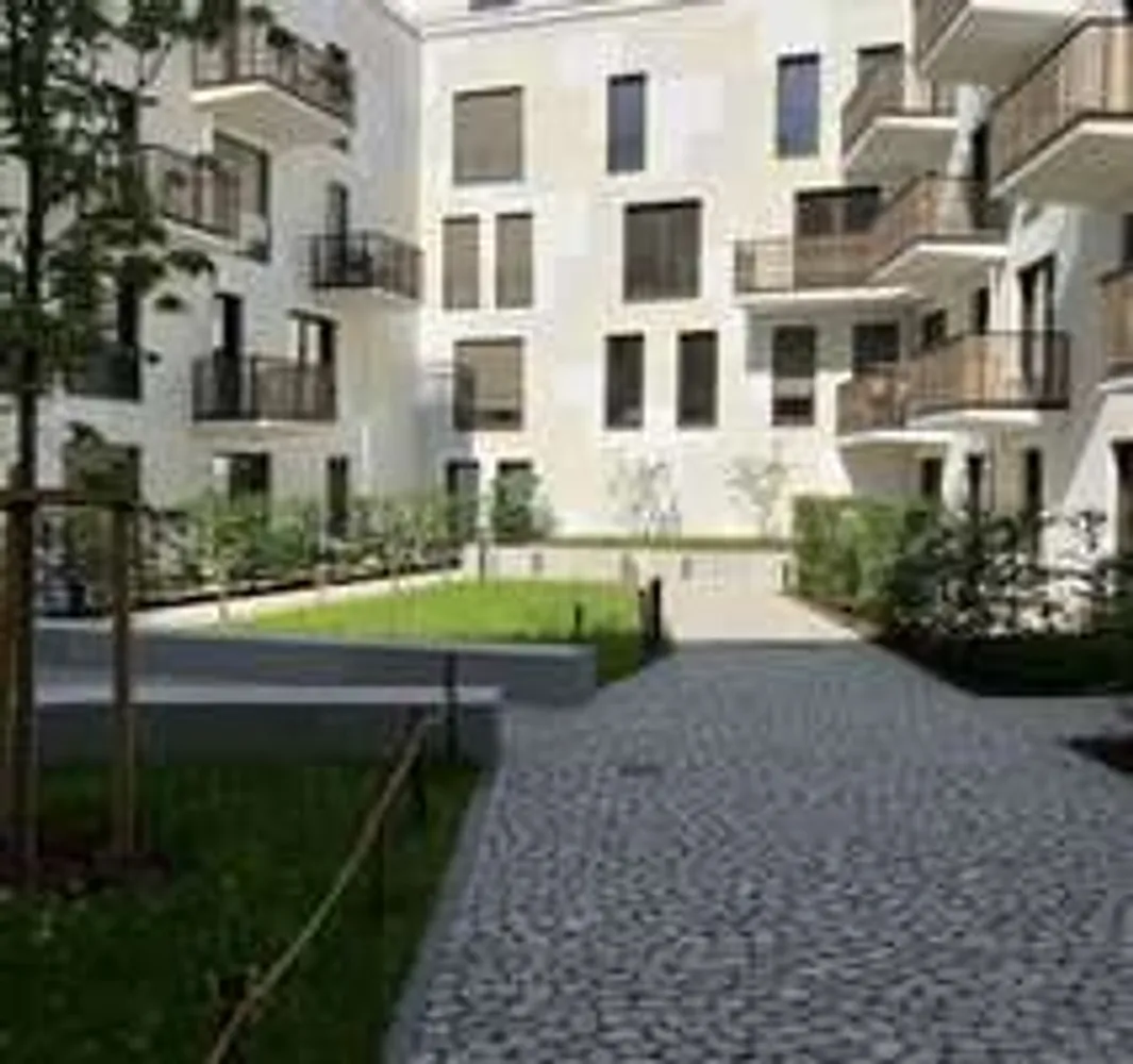 4 Zimmer Wohnung mit 102 m² in München – Bild 1