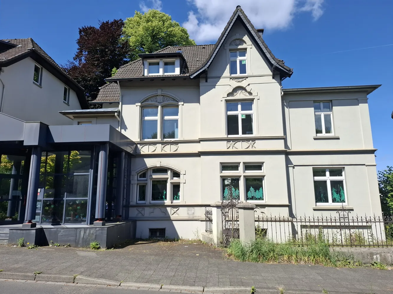 11 Zimmer Wohnung mit 237 m² in Solingen – Bild 2