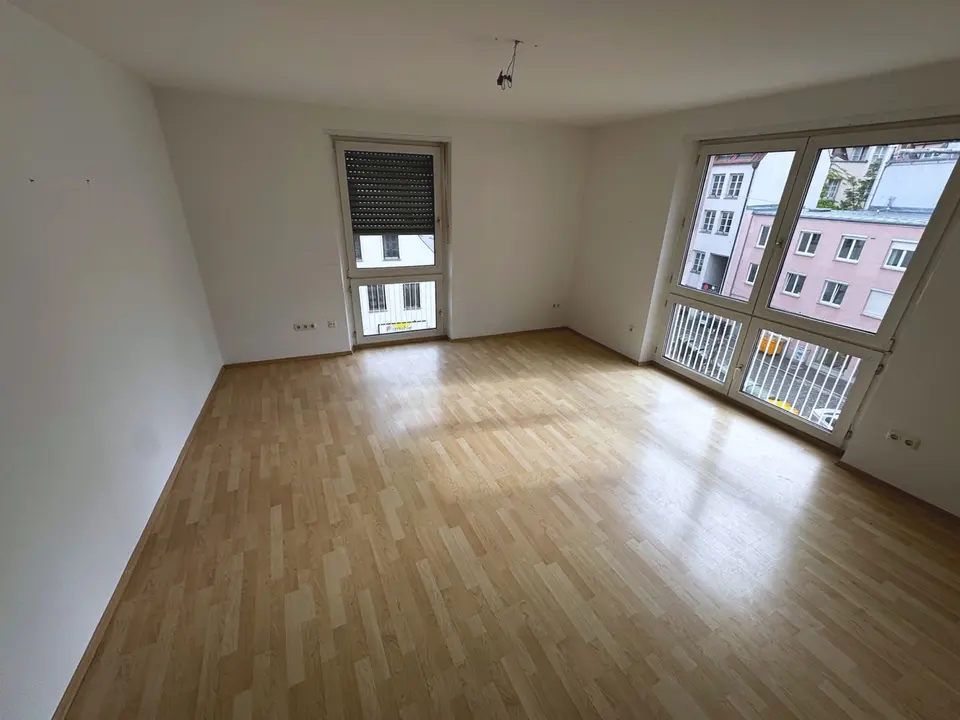 WG-Zimmer mit 90 m² in Augsburg – Bild 1