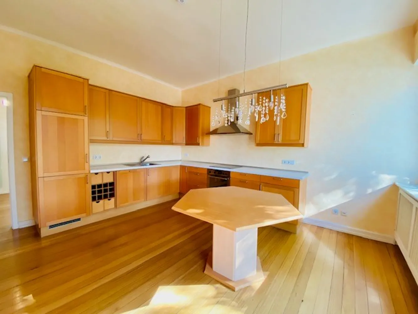 2 Zimmer Wohnung mit 118 m² in Homburg – Bild 2